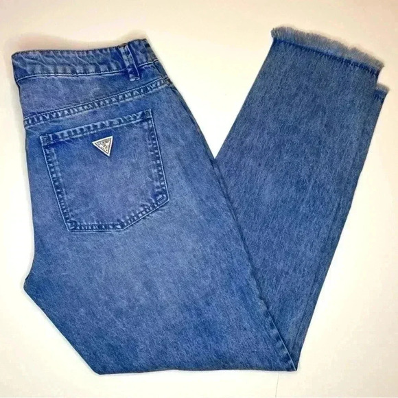 Guess Womens tomboy light wash button fly frayed edge distressed jeans Size 27 - Picture 6 of 7